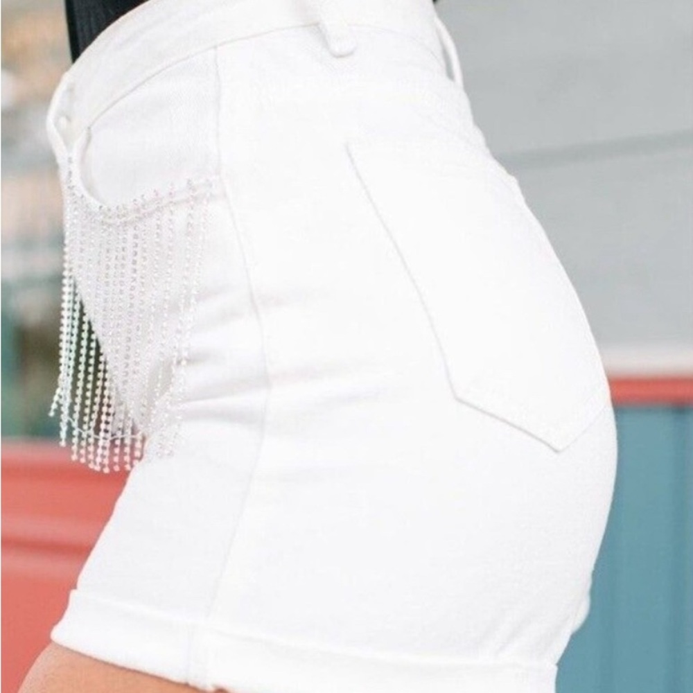 Cloud Ten She’s Stealing Our Hearts White Girls‎ Trip Rhinestone Shorts Sz S
